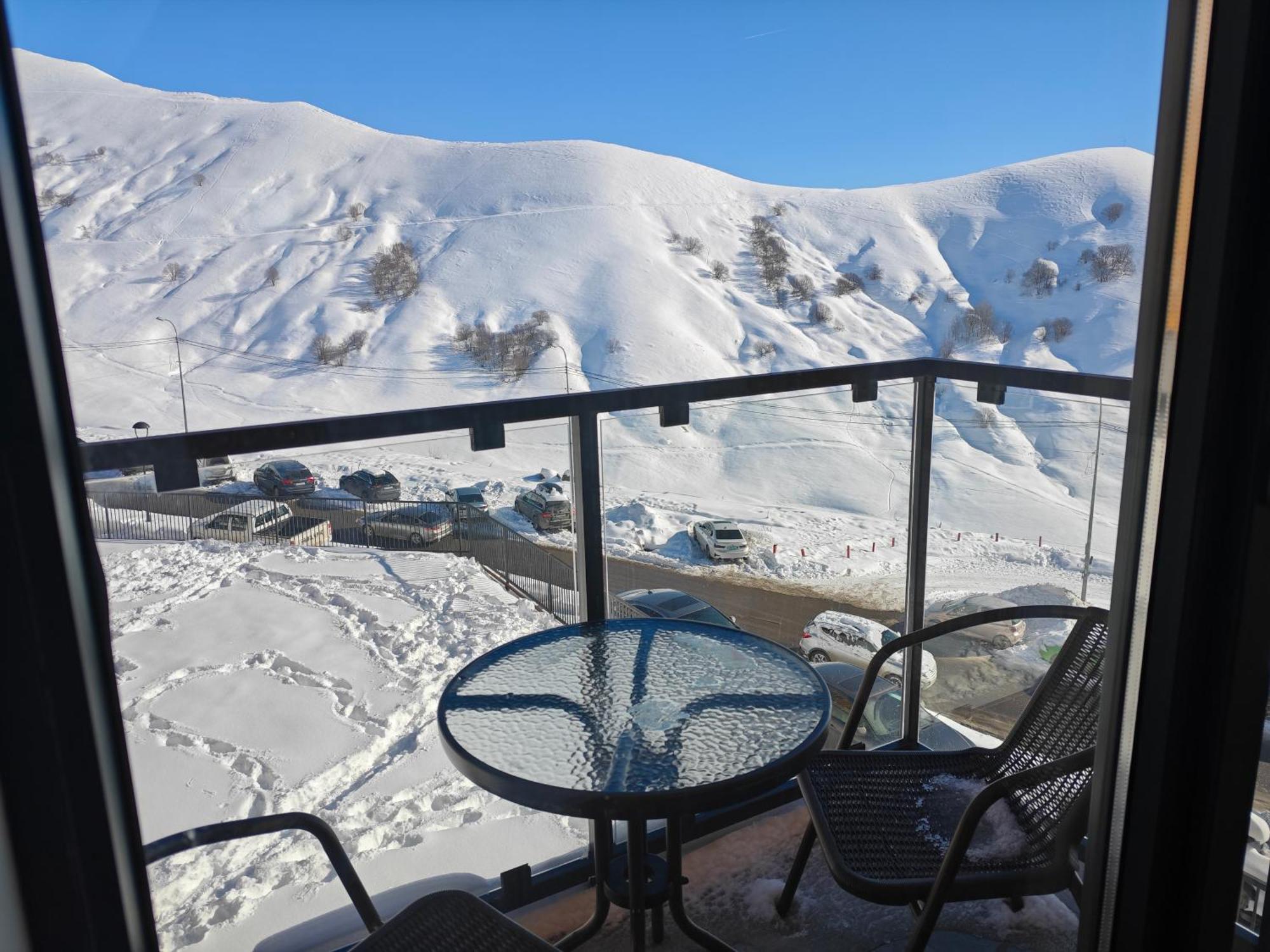 Four Seasons - New Gudauri Aparthotel Exterior foto